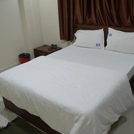 Royal Star Hotels Bangalore Buitenkant foto