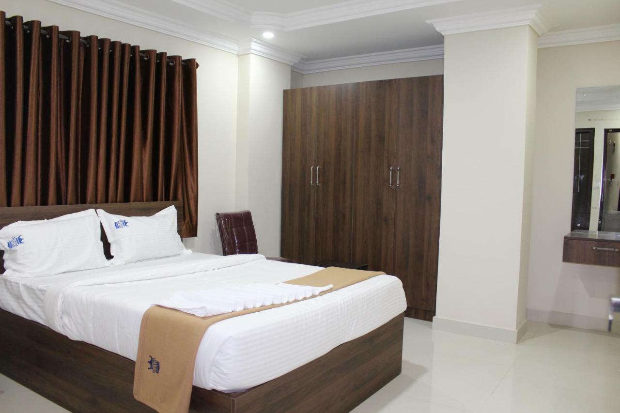 Royal Star Hotels Bangalore Buitenkant foto