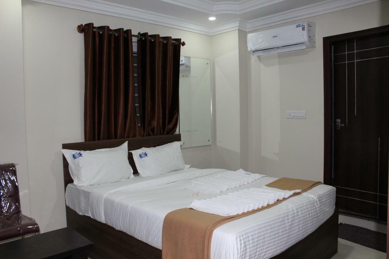 Royal Star Hotels Bangalore Buitenkant foto