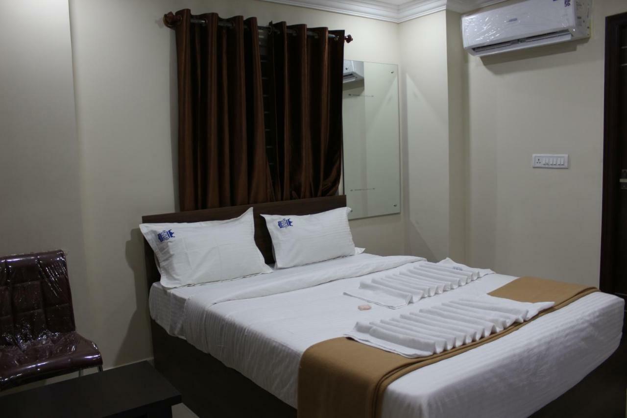 Royal Star Hotels Bangalore Buitenkant foto