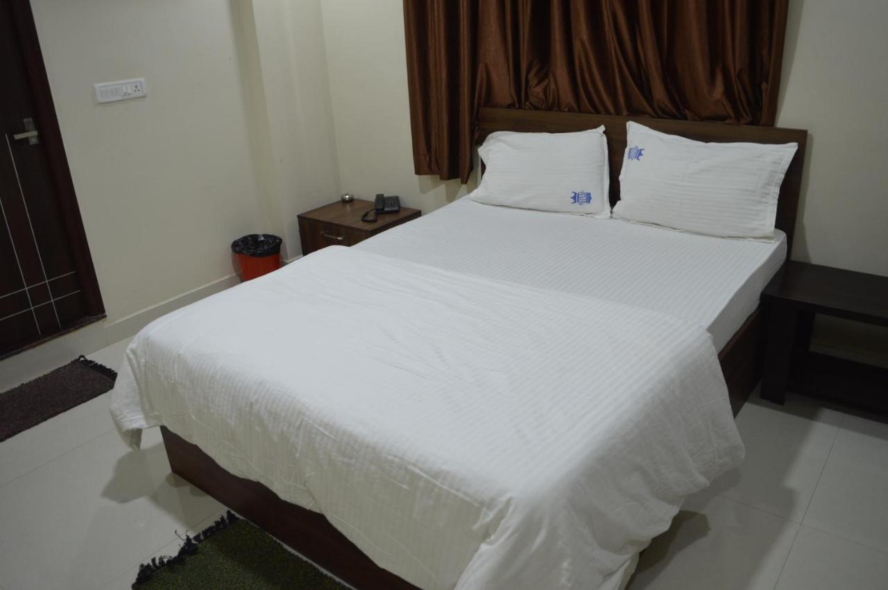 Royal Star Hotels Bangalore Buitenkant foto