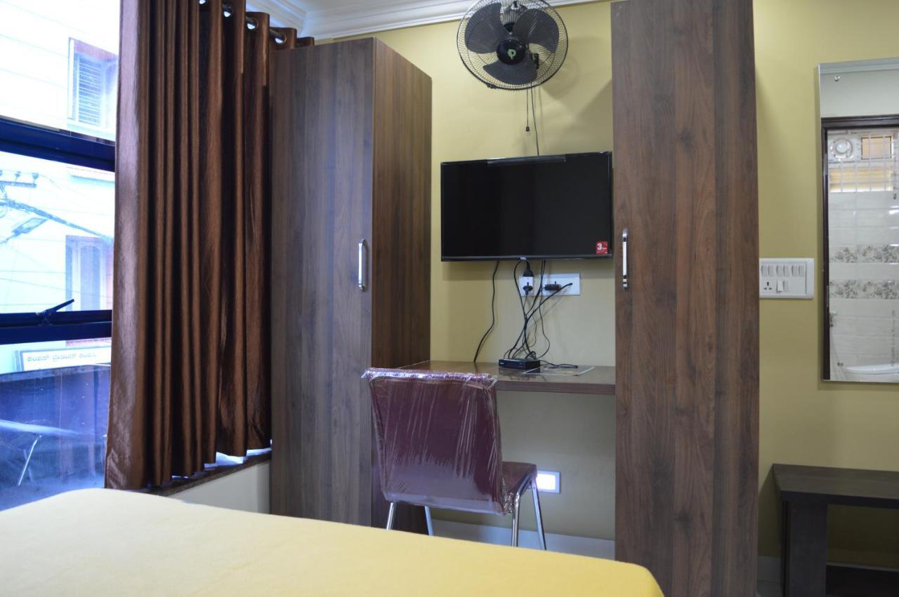 Royal Star Hotels Bangalore Buitenkant foto
