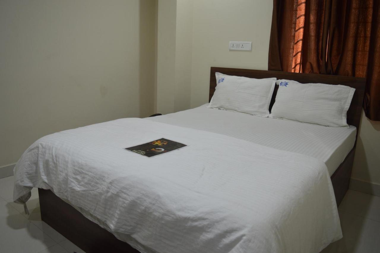 Royal Star Hotels Bangalore Buitenkant foto
