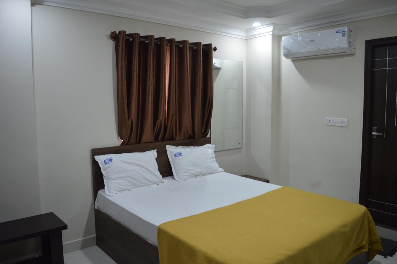 Royal Star Hotels Bangalore Buitenkant foto