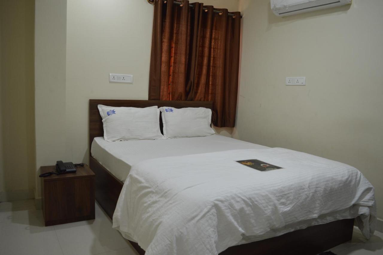 Royal Star Hotels Bangalore Buitenkant foto