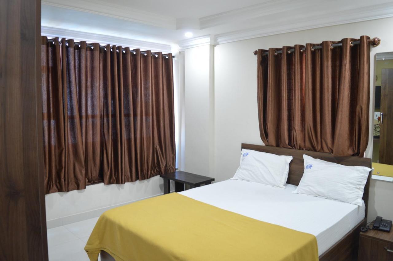Royal Star Hotels Bangalore Buitenkant foto